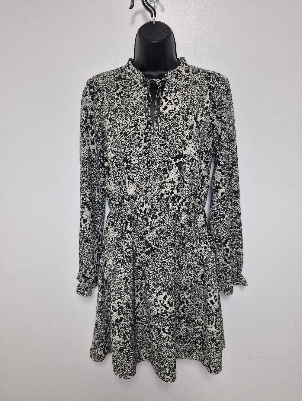 H&M Balloon Sleeve Fit n Flare Dress sz 6